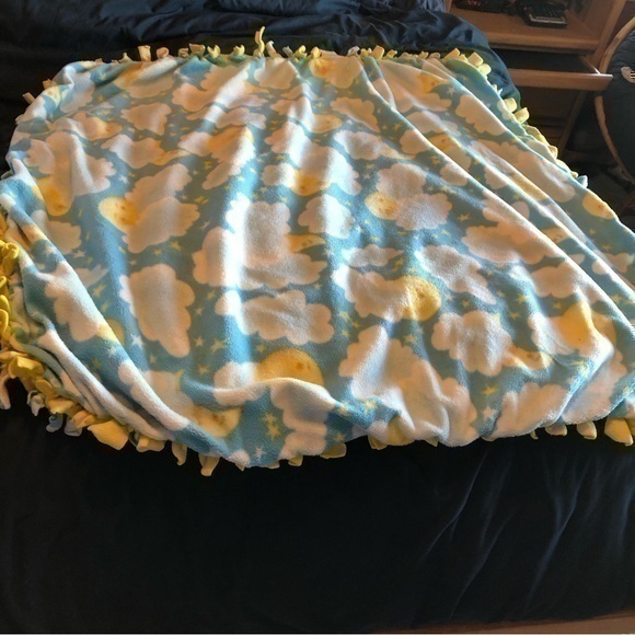 Star moon cloud sky tie blanket - Picture 1 of 7